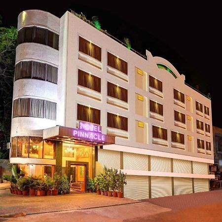 Hotel Pinnacle Ahmedabad Exterior foto