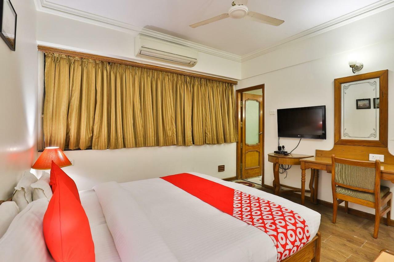 Hotel Pinnacle Ahmedabad Exterior foto