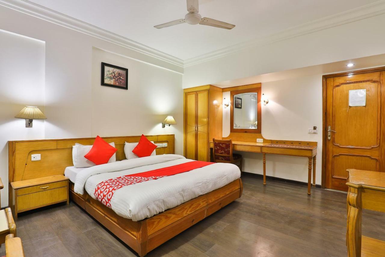 Hotel Pinnacle Ahmedabad Exterior foto